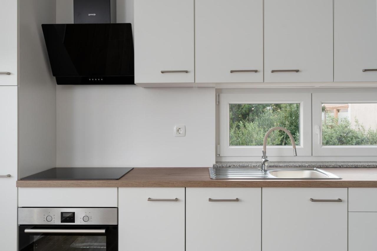 Number One Apartments Vir Exterior photo